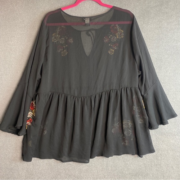 Torrid boho sheer bell sleeve top size 3 - Picture 2 of 8